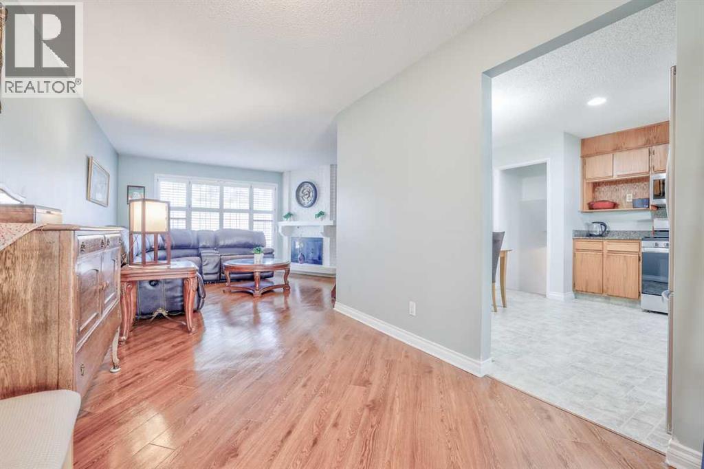 Single Family House 4 Level for Sale in  Templeside Circle NE Temple Calgary 