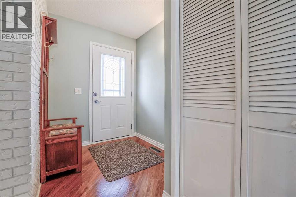 Single Family House 4 Level for Sale in  Templeside Circle NE Temple Calgary 