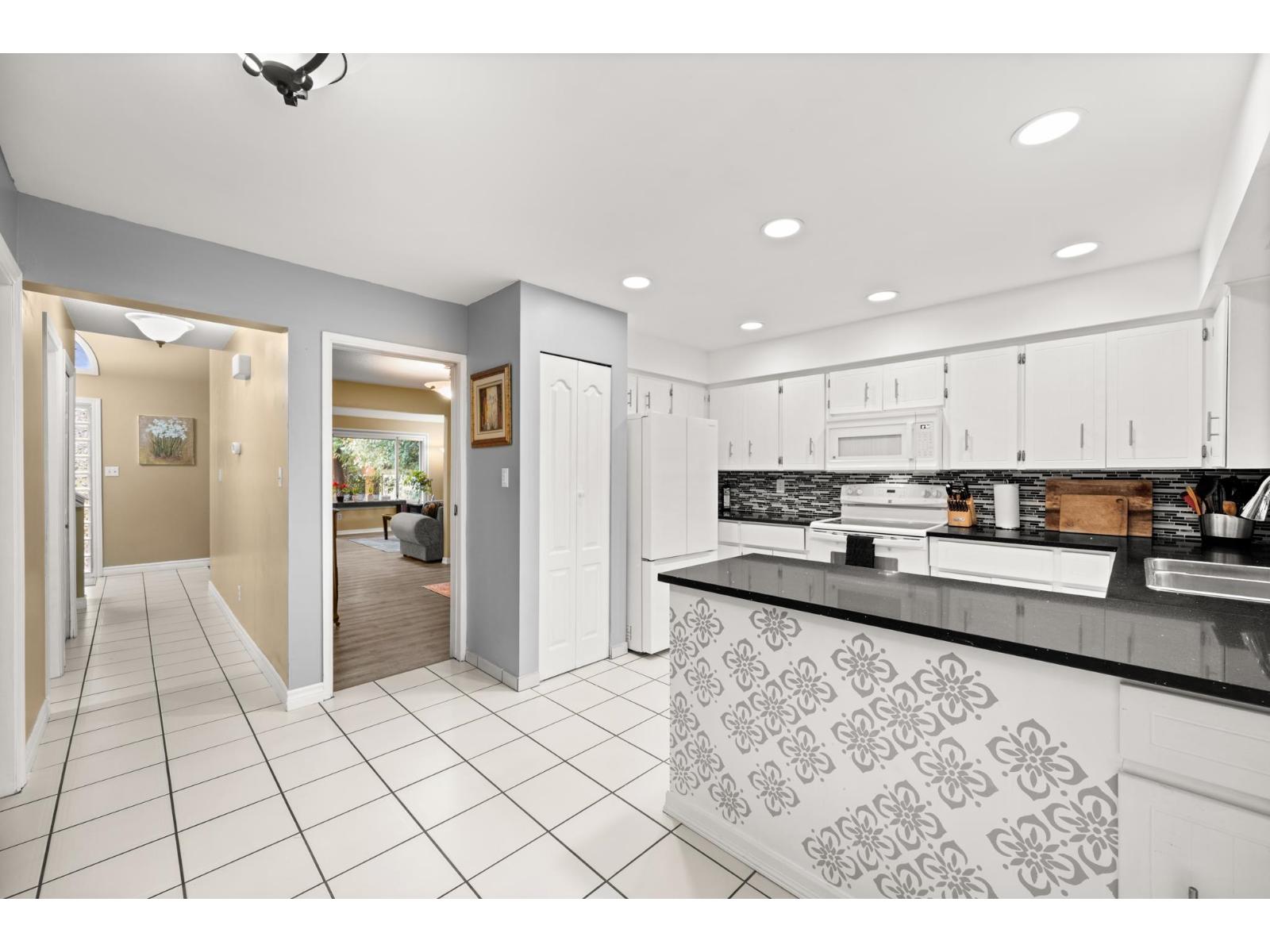 20185 GRADE CRESCENT