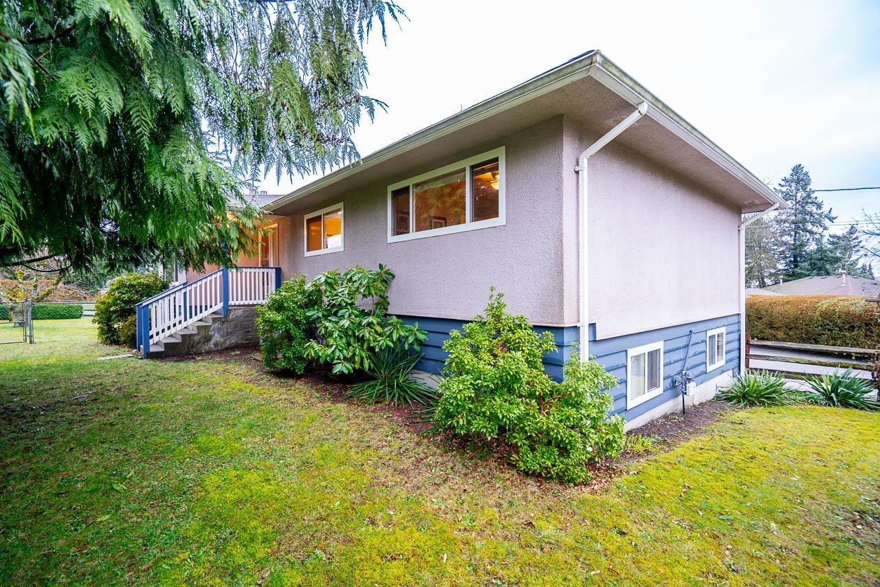 13789 BENTLEY Road - photo 2