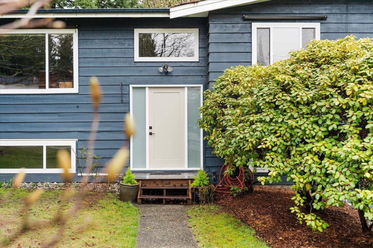 8054 BROWN Crescent - photo 2