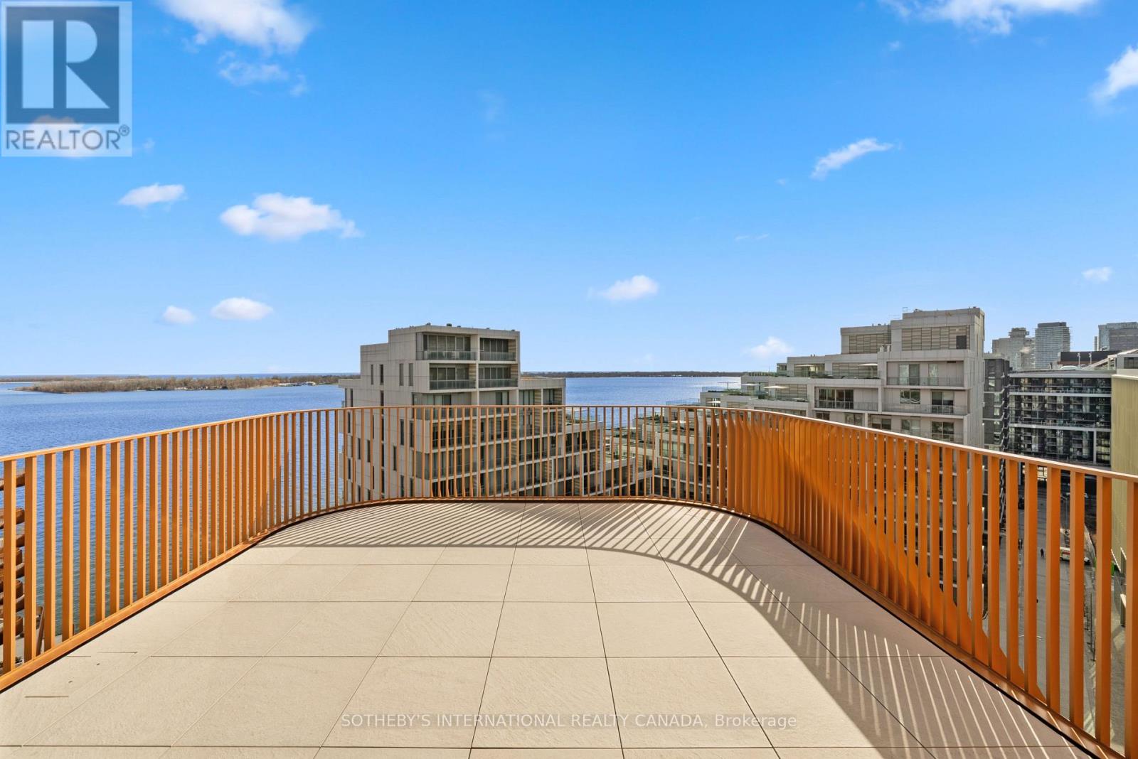 #1322 155 MERCHANTS' WHARF - 21