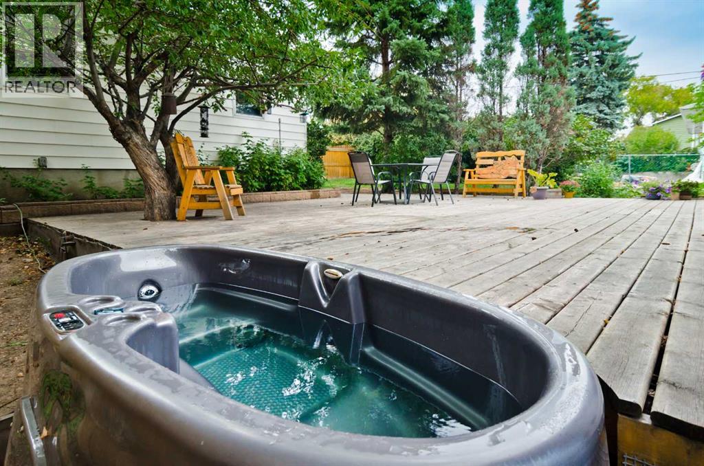 Single Family House Bungalow for Sale in  Centre A Street NE Thorncliffe Calgary 