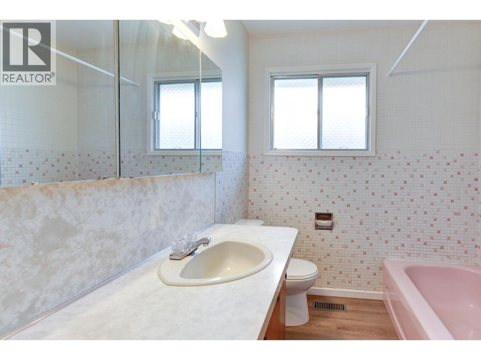 354 WILLOW Street, Kamloops