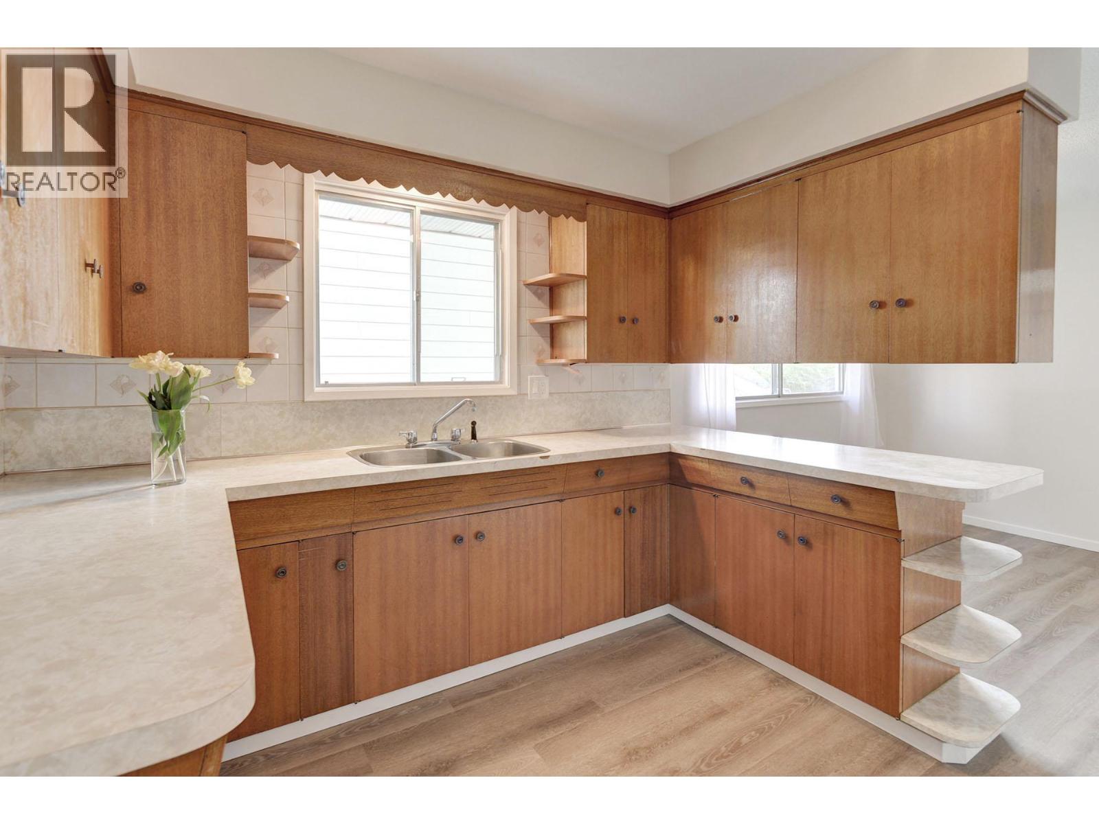 354 WILLOW Street, Kamloops