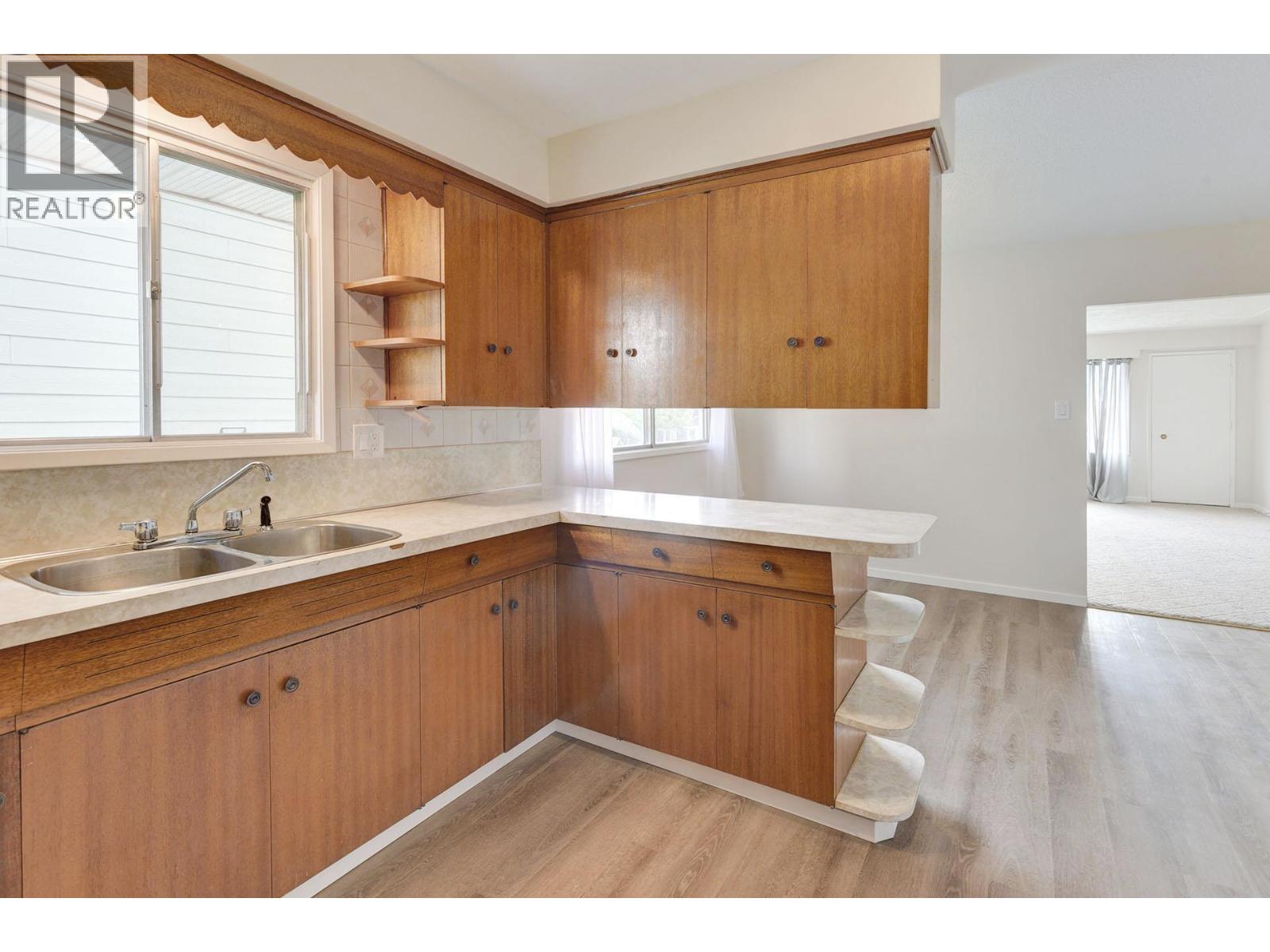 354 WILLOW Street, Kamloops