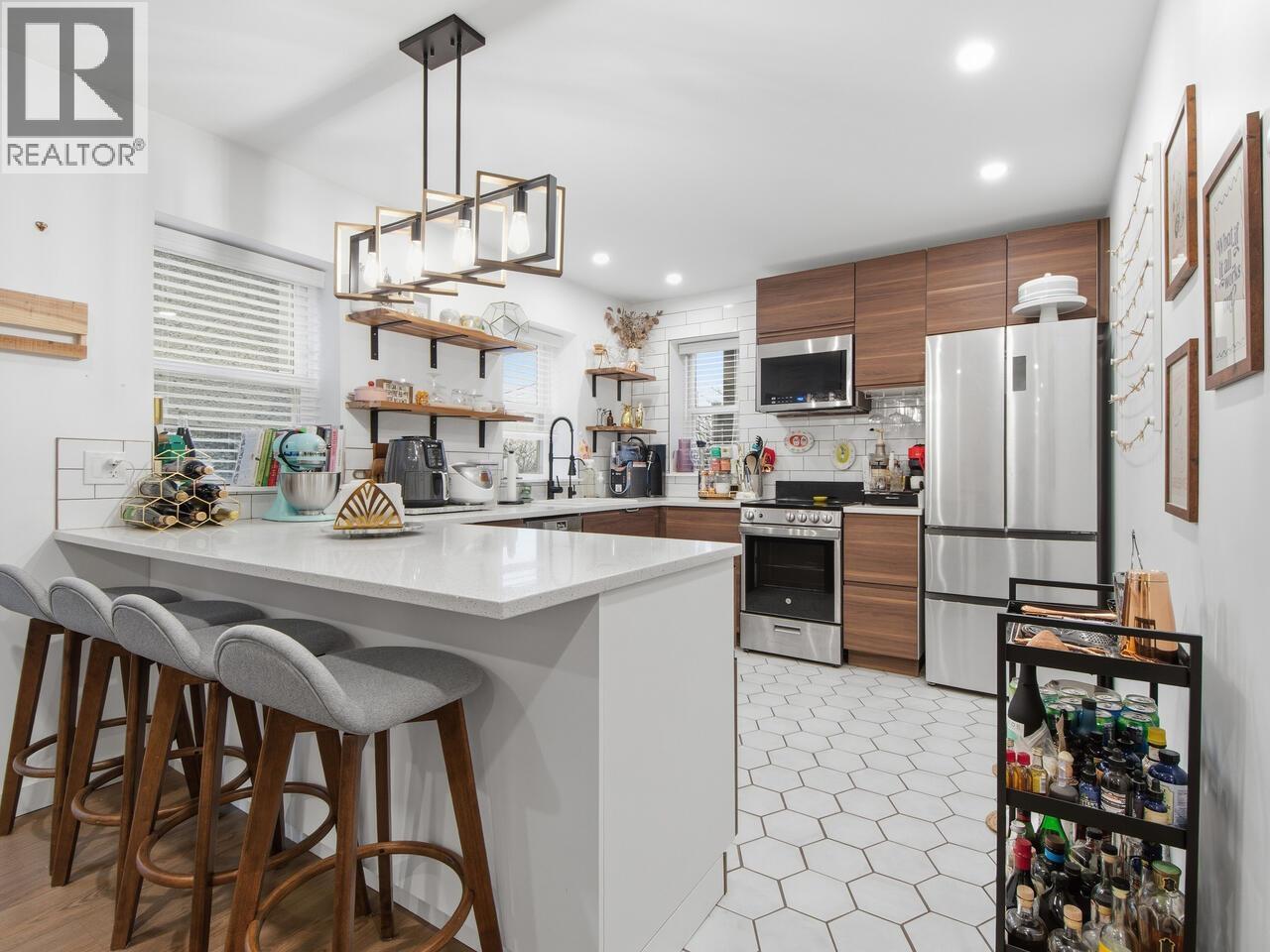 431 SCHOOL STREET, New Westminster