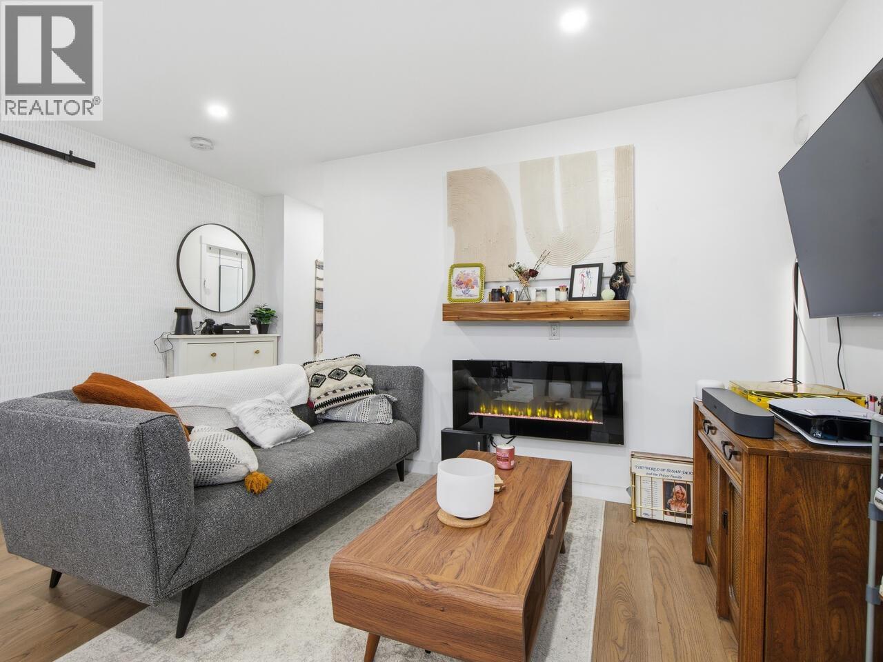 431 SCHOOL STREET, New Westminster