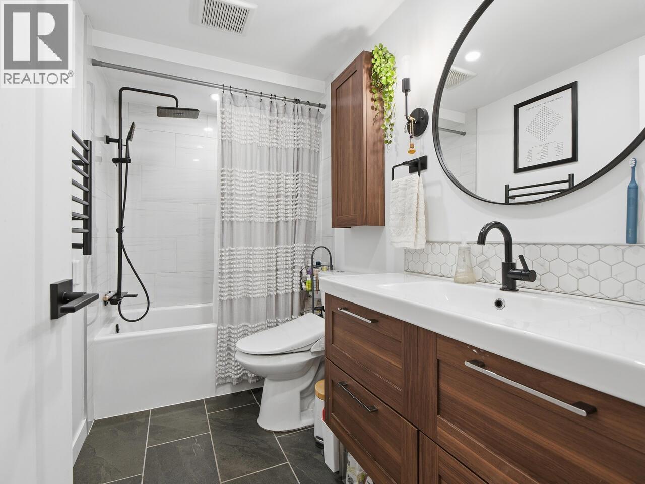 431 SCHOOL STREET, New Westminster