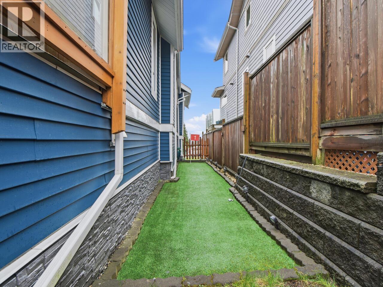 431 SCHOOL STREET, New Westminster