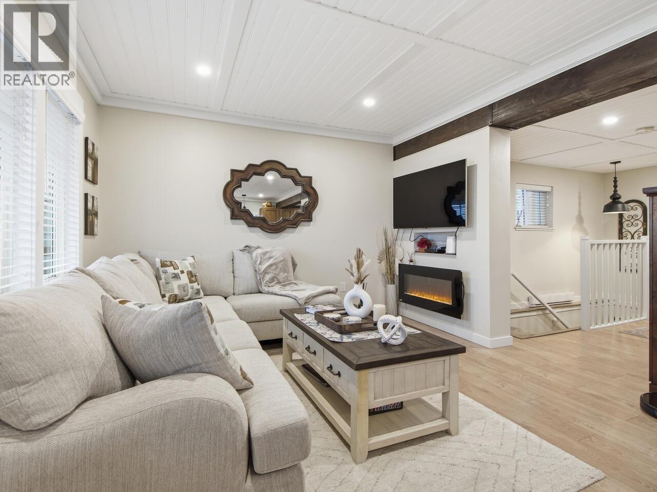 431 SCHOOL STREET, New Westminster