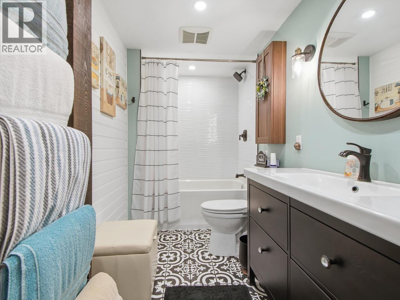 431 SCHOOL STREET, New Westminster