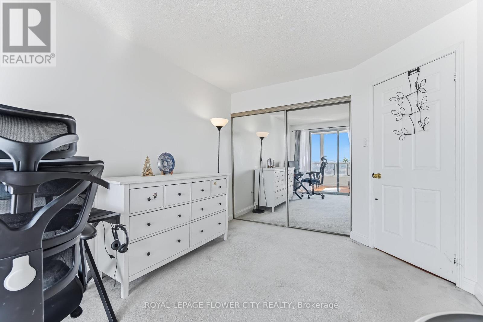 #2103 22 HANOVER ROAD - 26