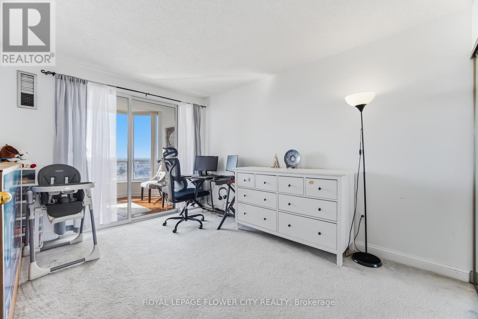 #2103 22 HANOVER ROAD - 25