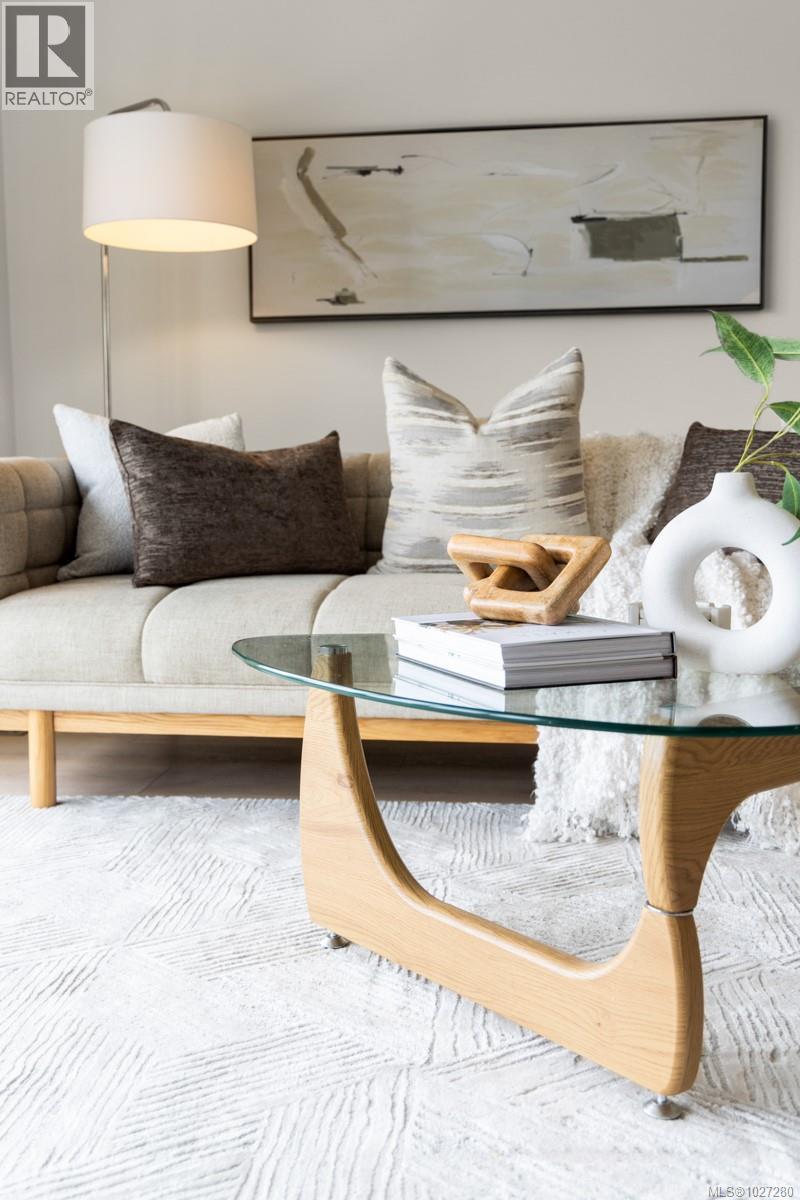 916 MONTEREY AVE - 4