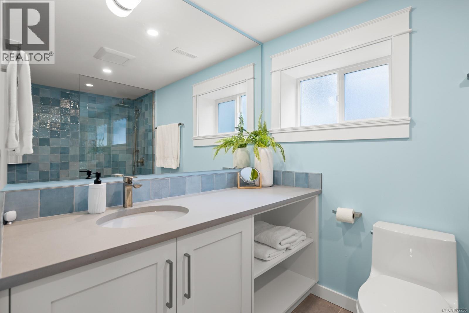 916 MONTEREY AVE - 27