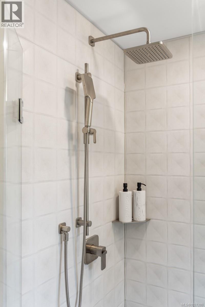 916 MONTEREY AVE - 22