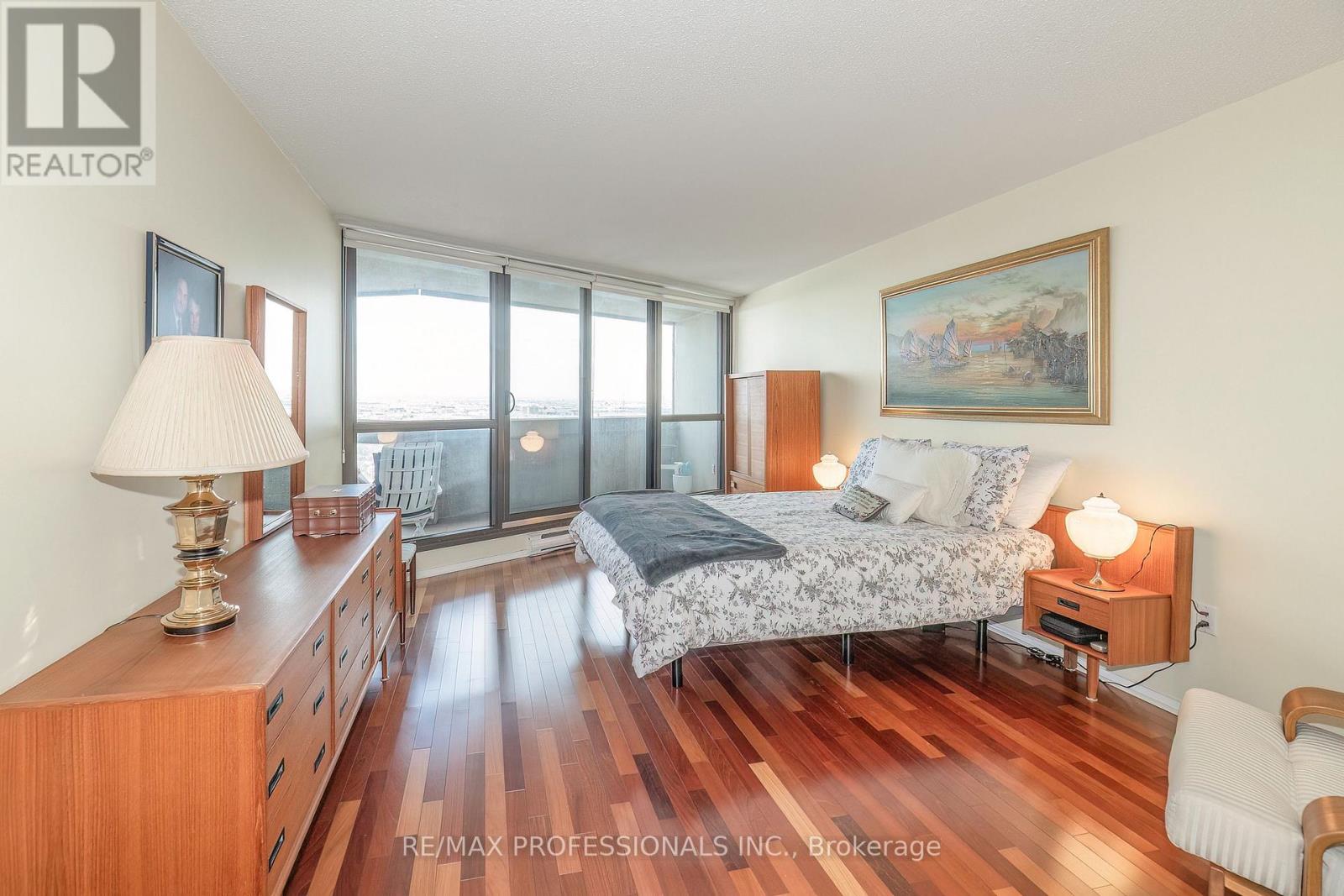 #2302 2010 ISLINGTON AVENUE - 14