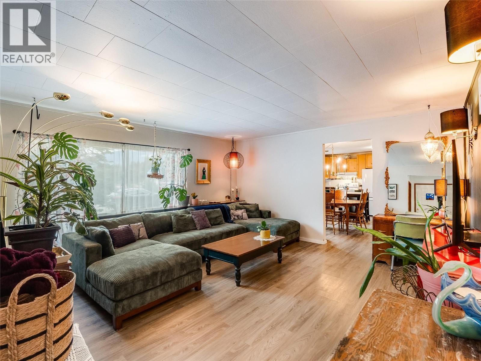 1057 Quance Street, Castlegar