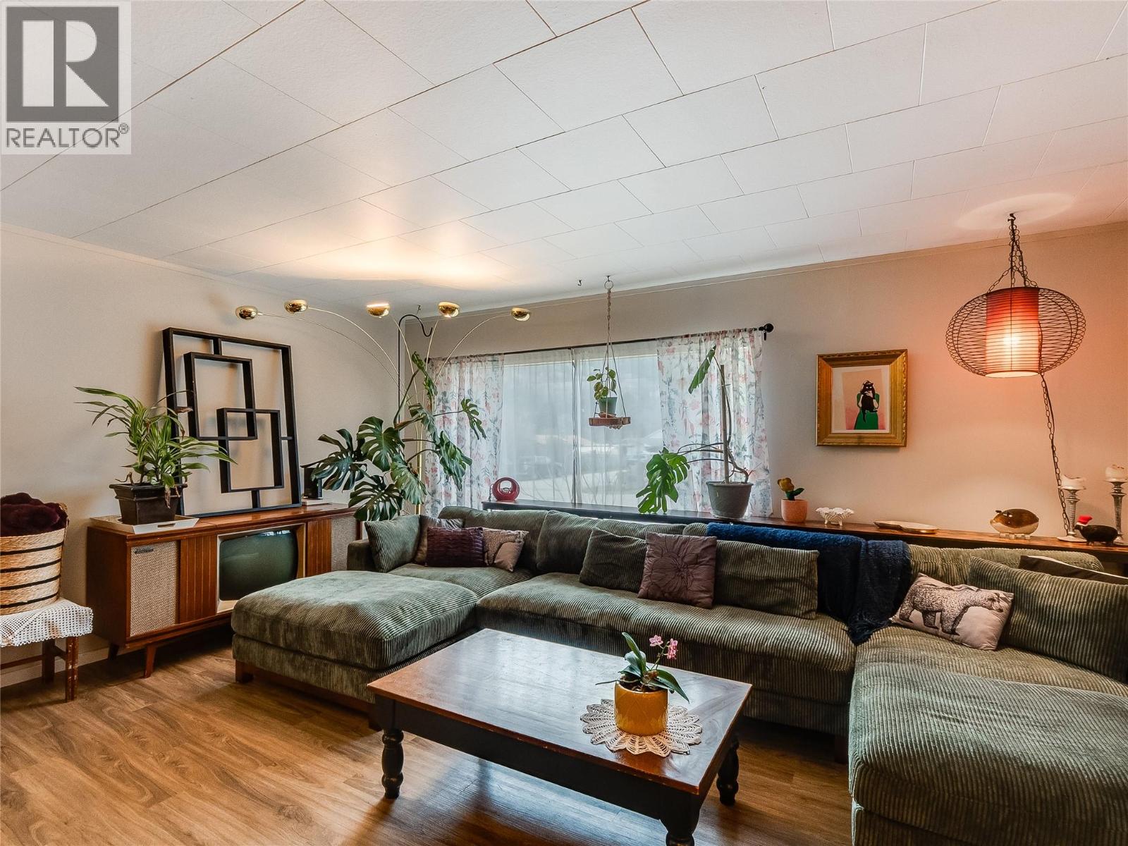 1057 Quance Street, Castlegar