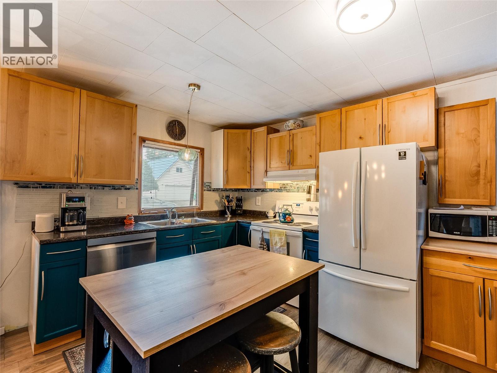 1057 Quance Street, Castlegar