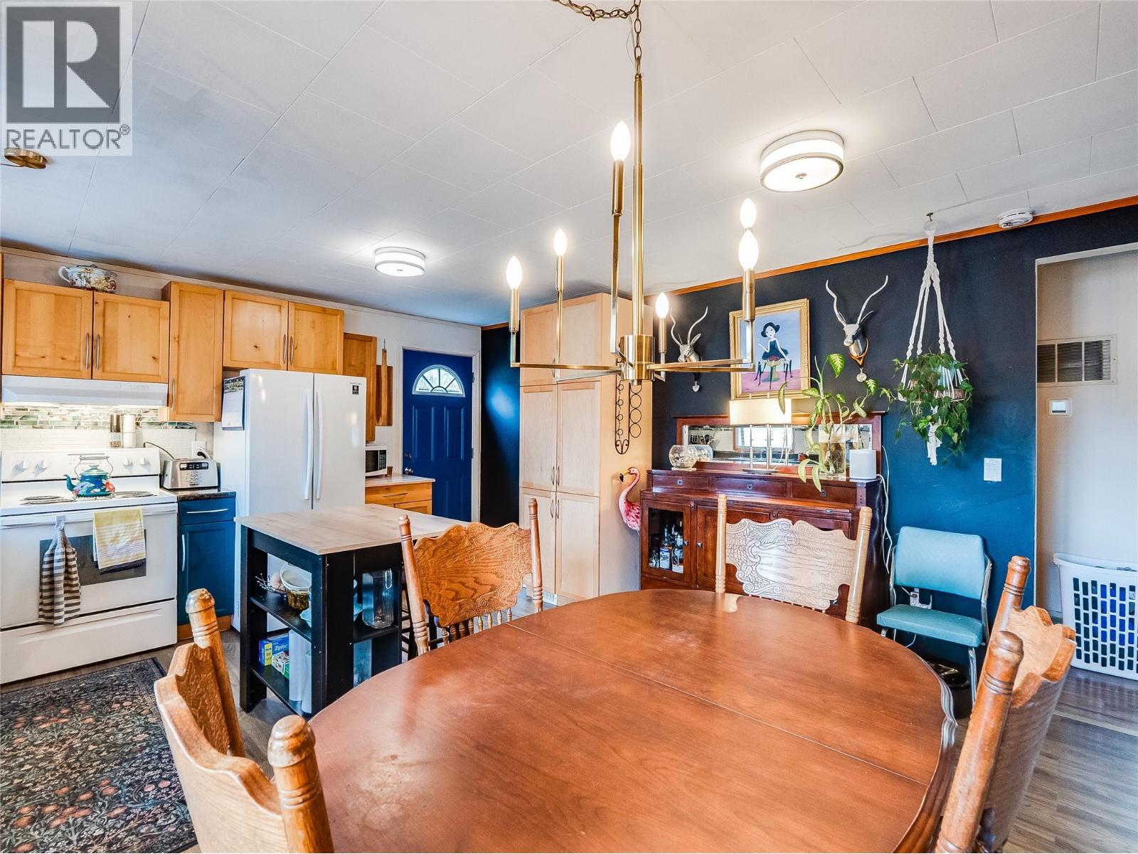 1057 Quance Street, Castlegar