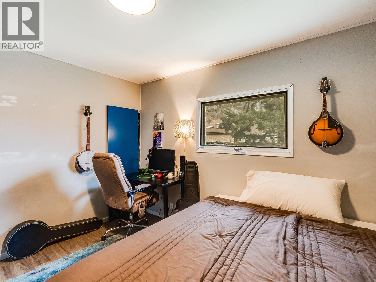 1057 Quance Street, Castlegar