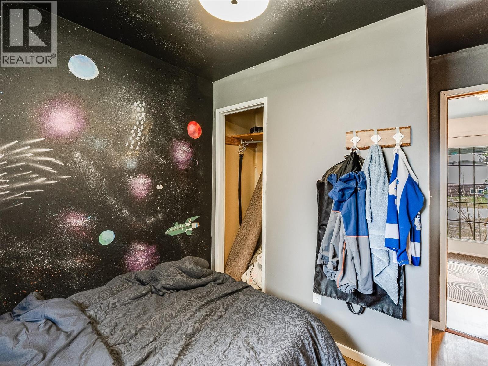 1057 Quance Street, Castlegar