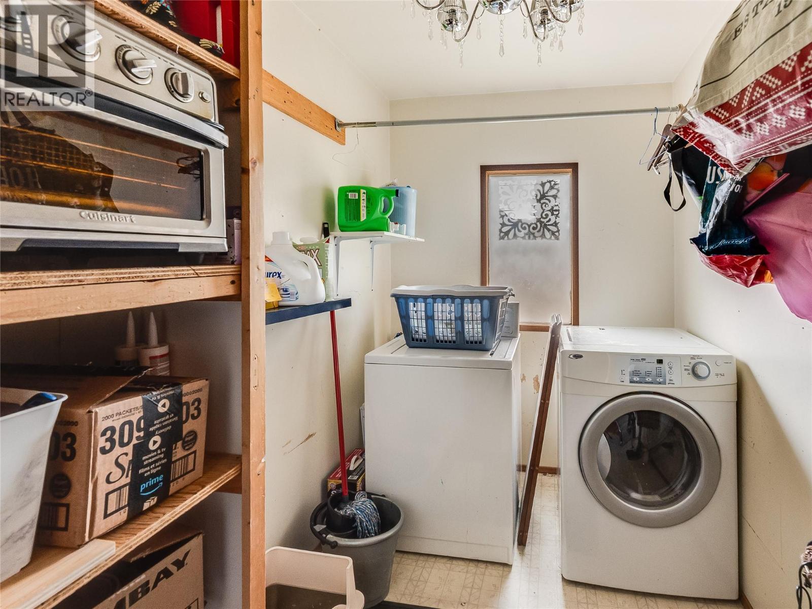 1057 Quance Street, Castlegar