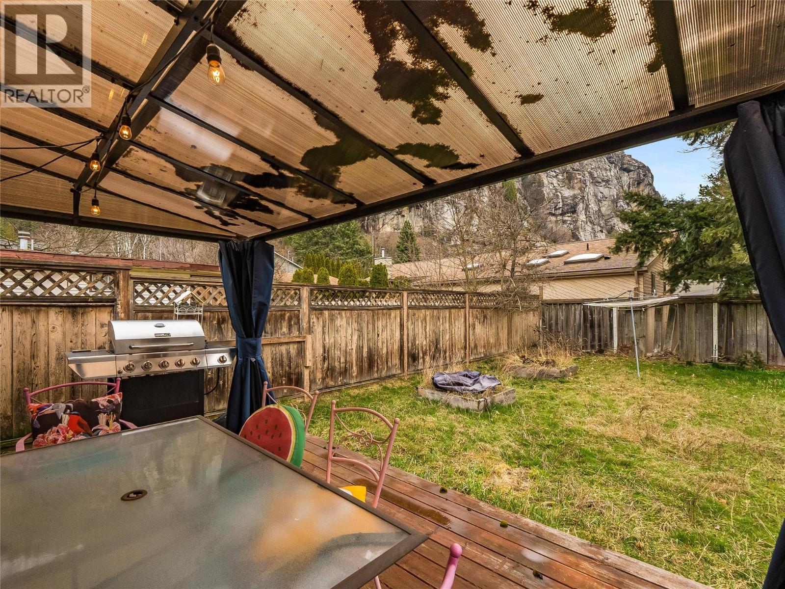 1057 Quance Street, Castlegar