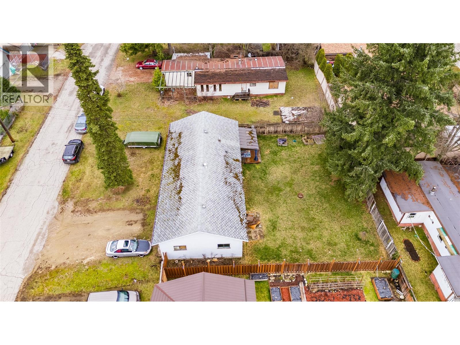 1057 Quance Street, Castlegar