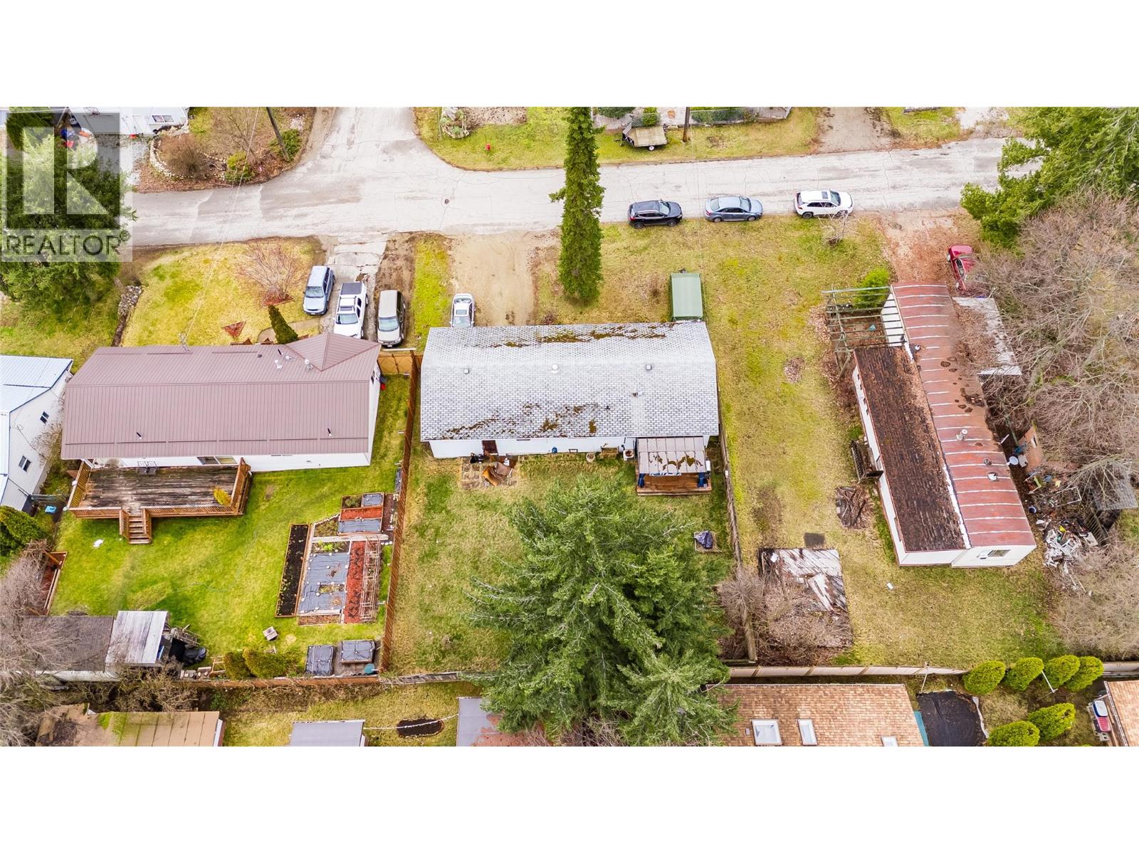 1057 Quance Street, Castlegar