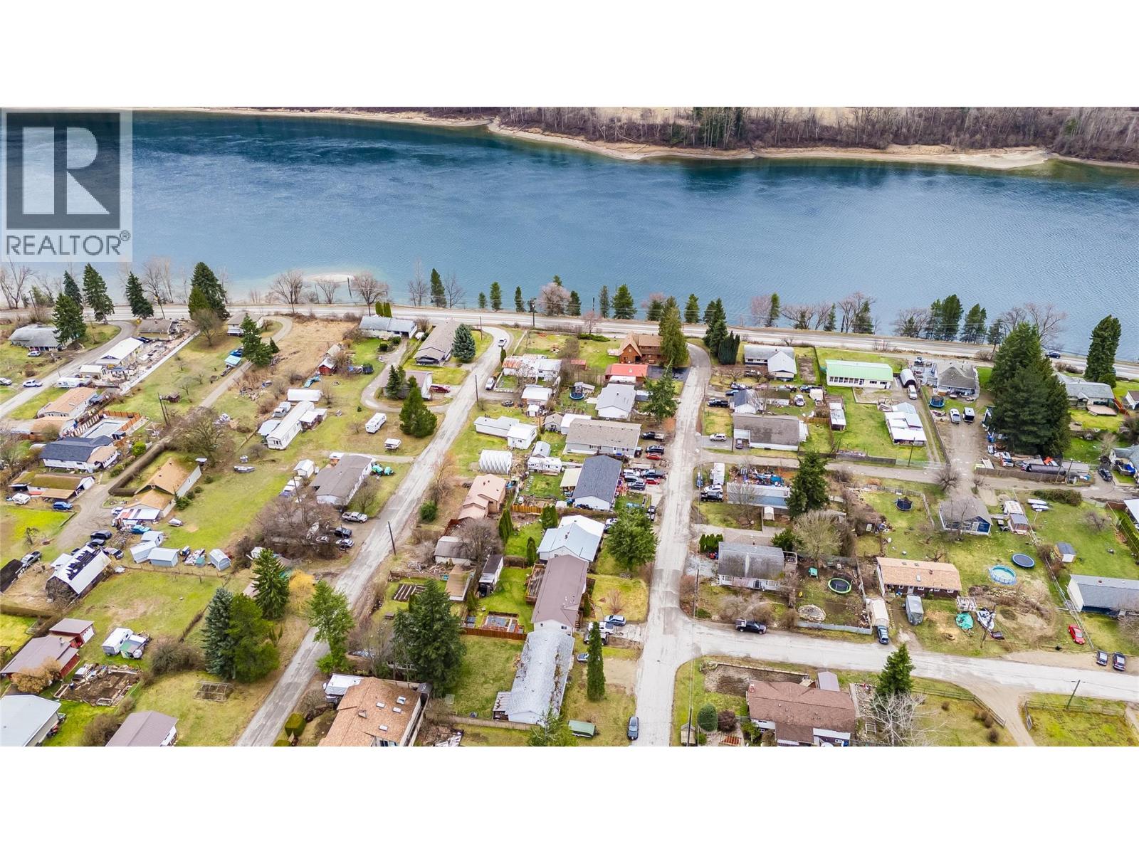 1057 Quance Street, Castlegar