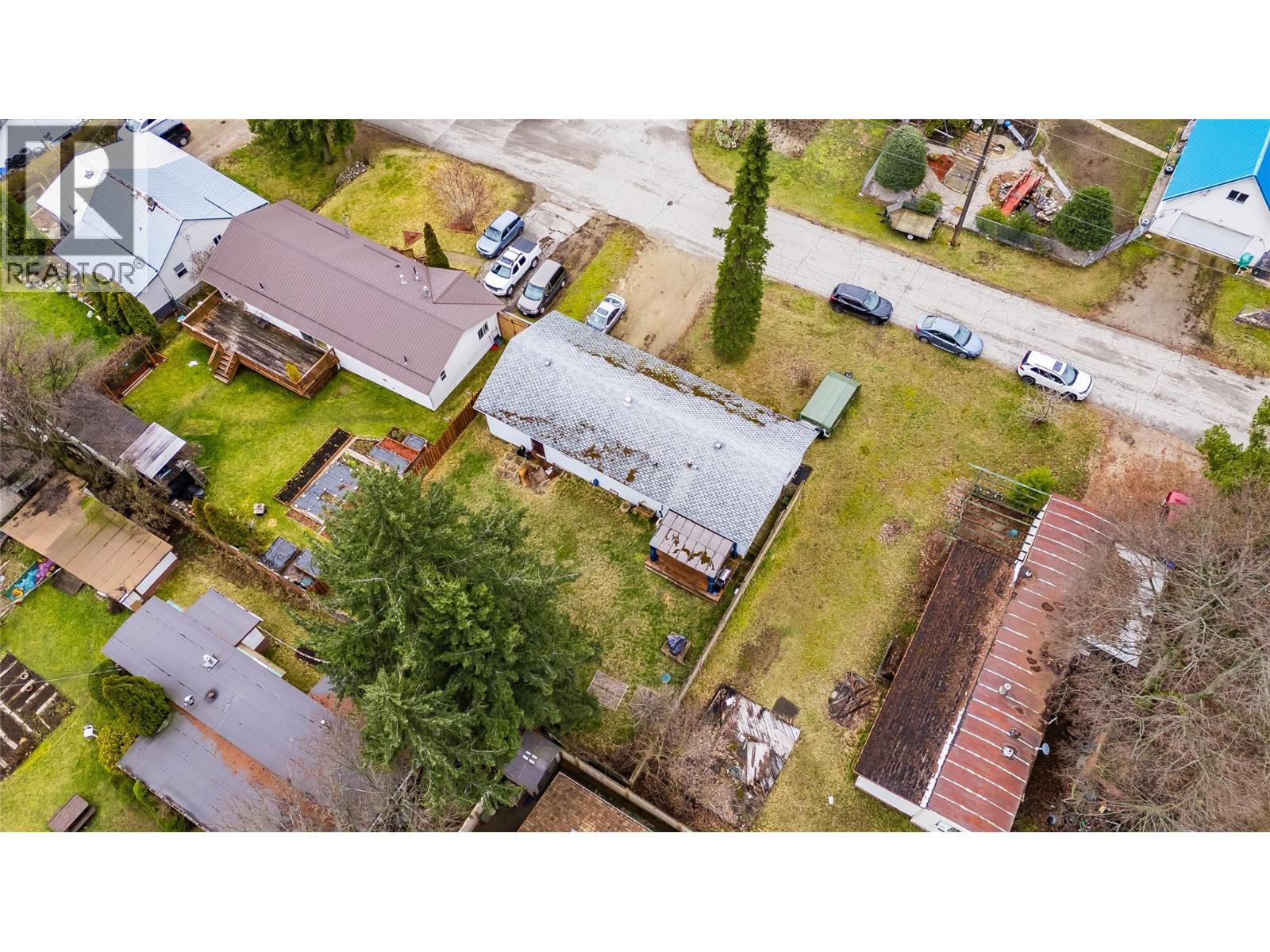 1057 Quance Street, Castlegar