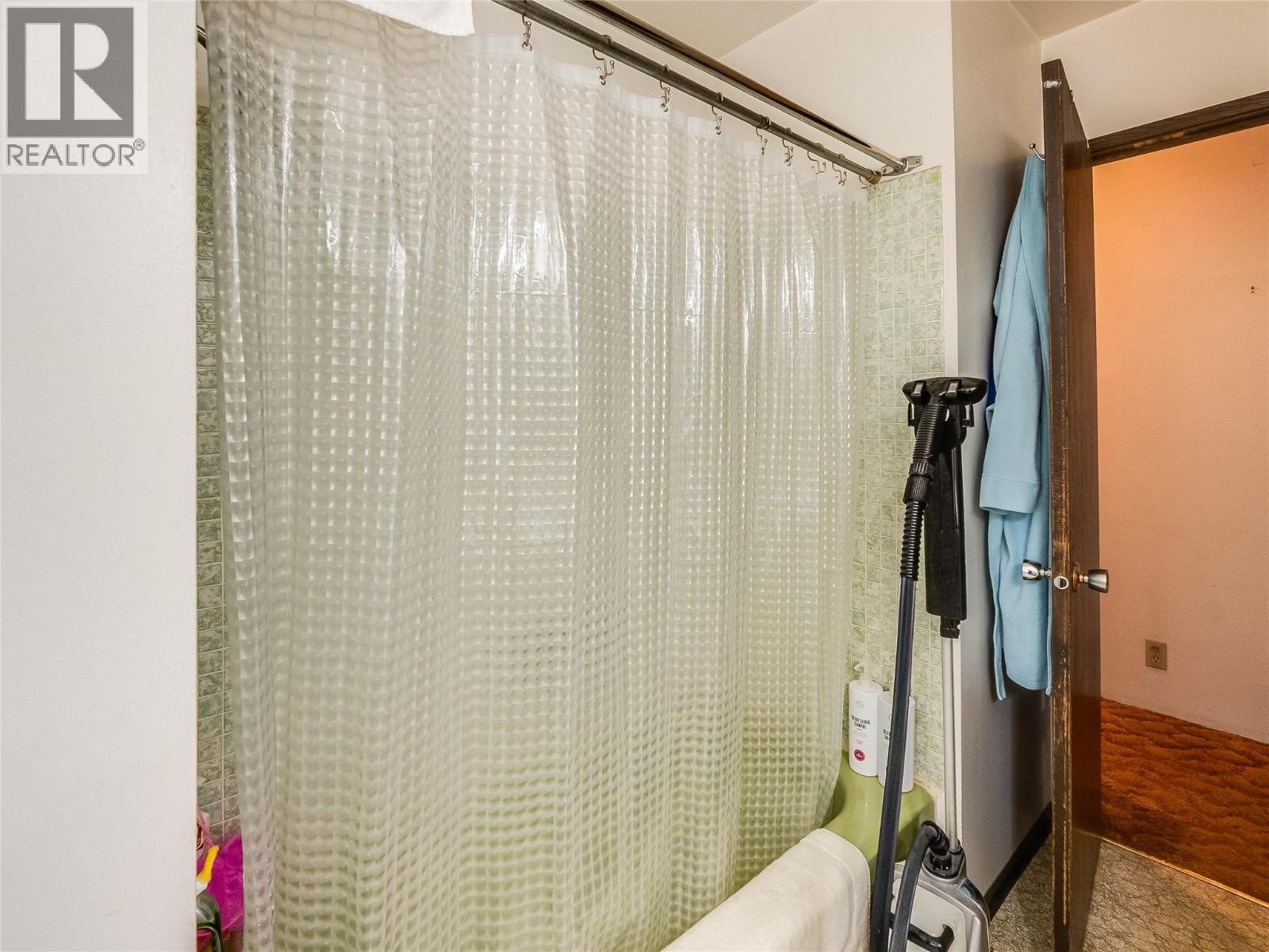 626 9th Avenue, Castlegar