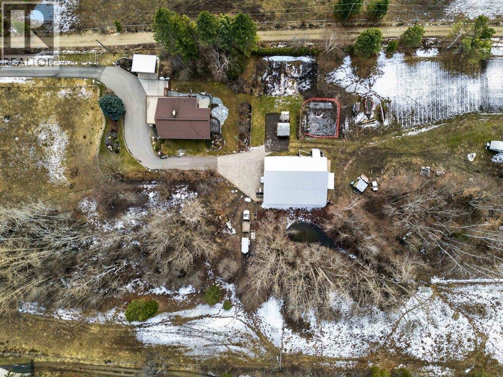 571 60 Street SW, Salmon Arm