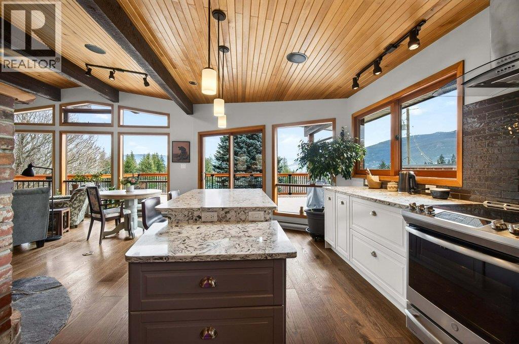 571 60 Street SW, Salmon Arm