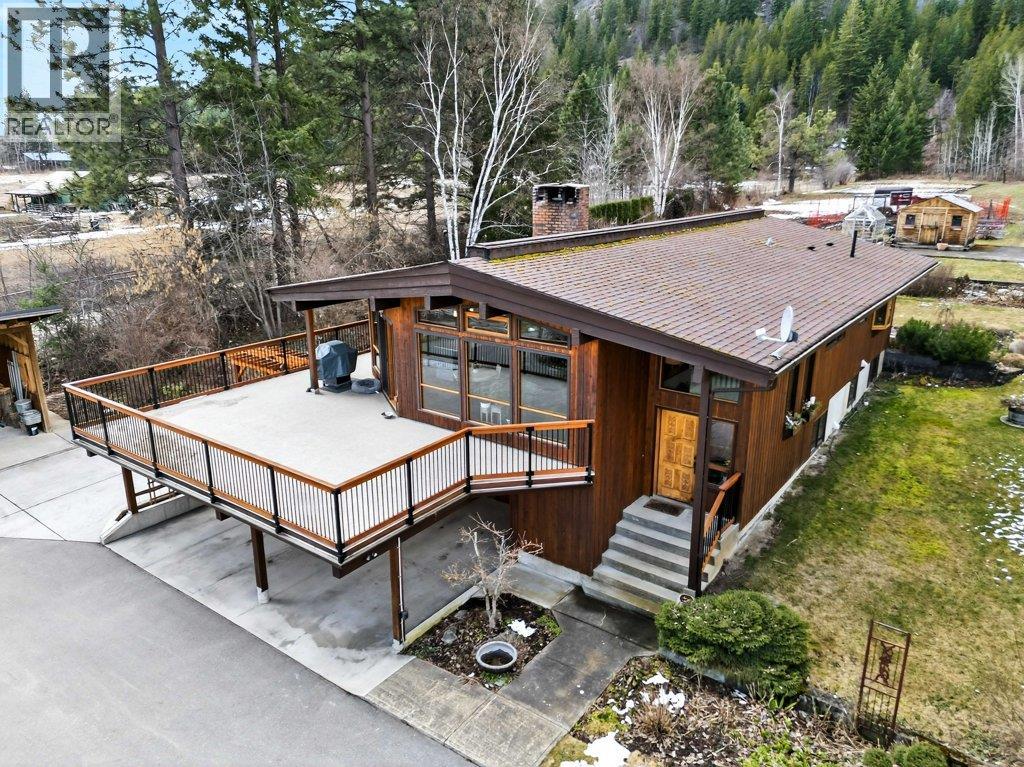 571 60 Street SW, Salmon Arm