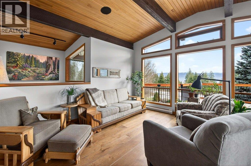 571 60 Street SW, Salmon Arm