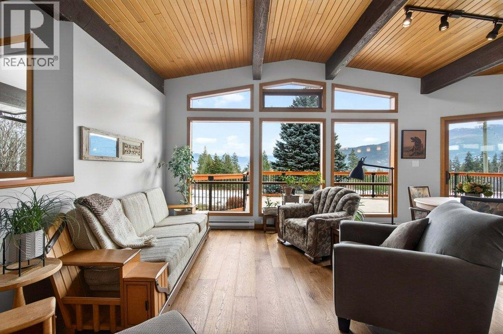 571 60 Street SW, Salmon Arm