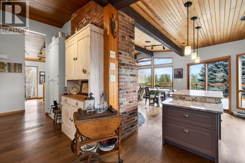 571 60 Street SW, Salmon Arm