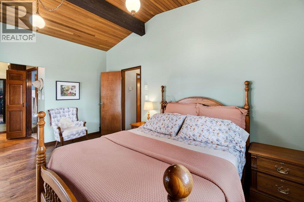 571 60 Street SW, Salmon Arm