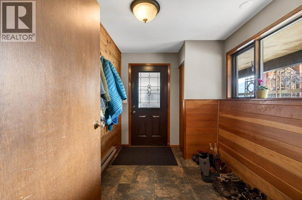 571 60 Street SW, Salmon Arm