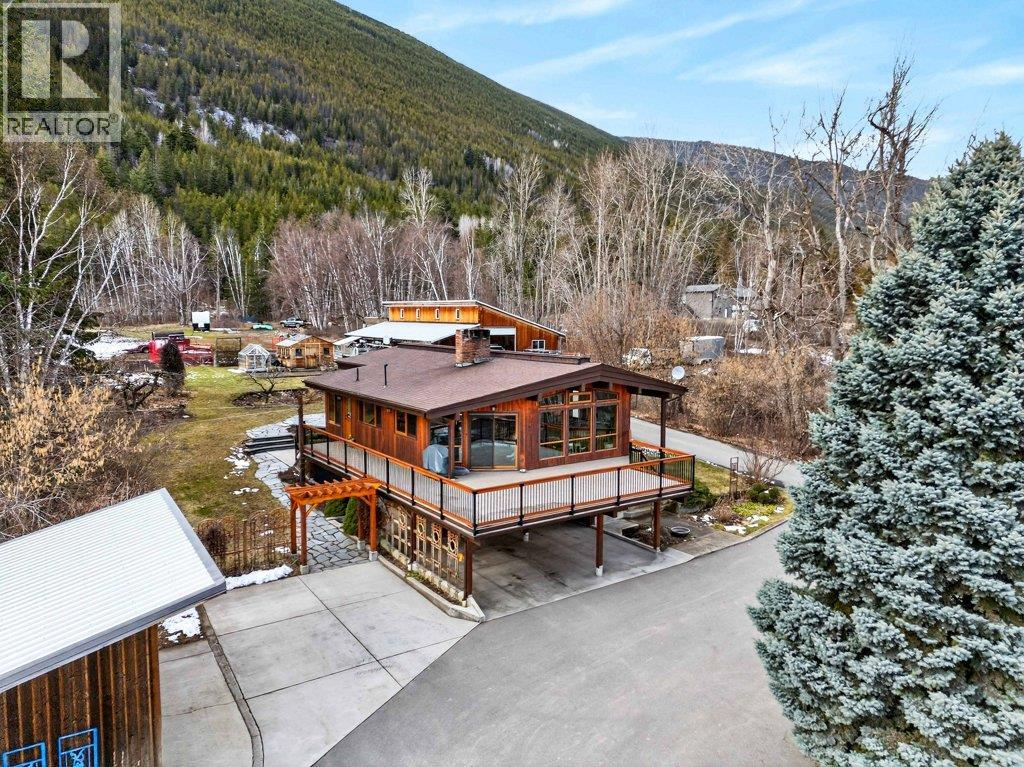 571 60 Street SW, Salmon Arm