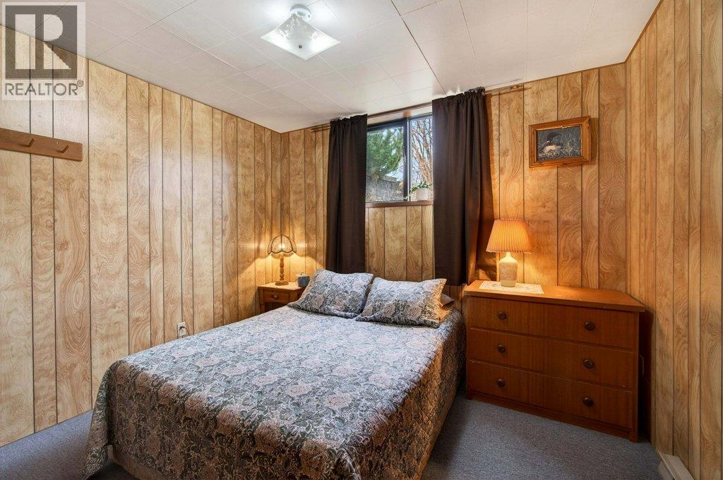 571 60 Street SW, Salmon Arm