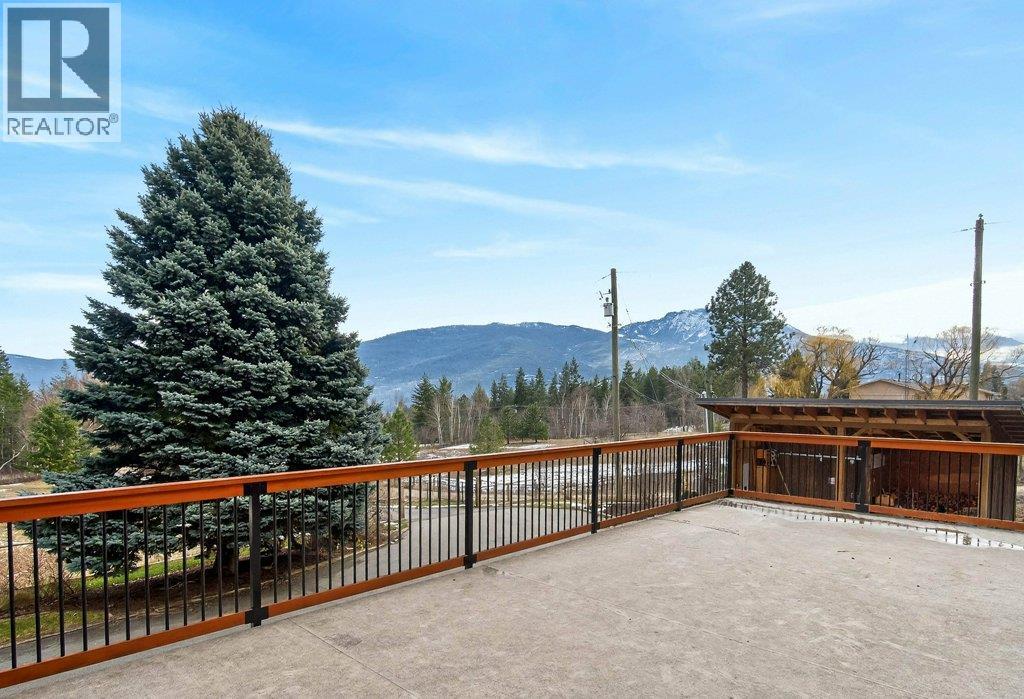 571 60 Street SW, Salmon Arm