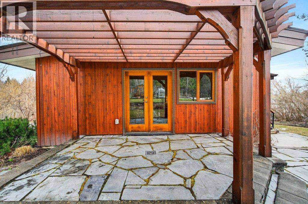 571 60 Street SW, Salmon Arm