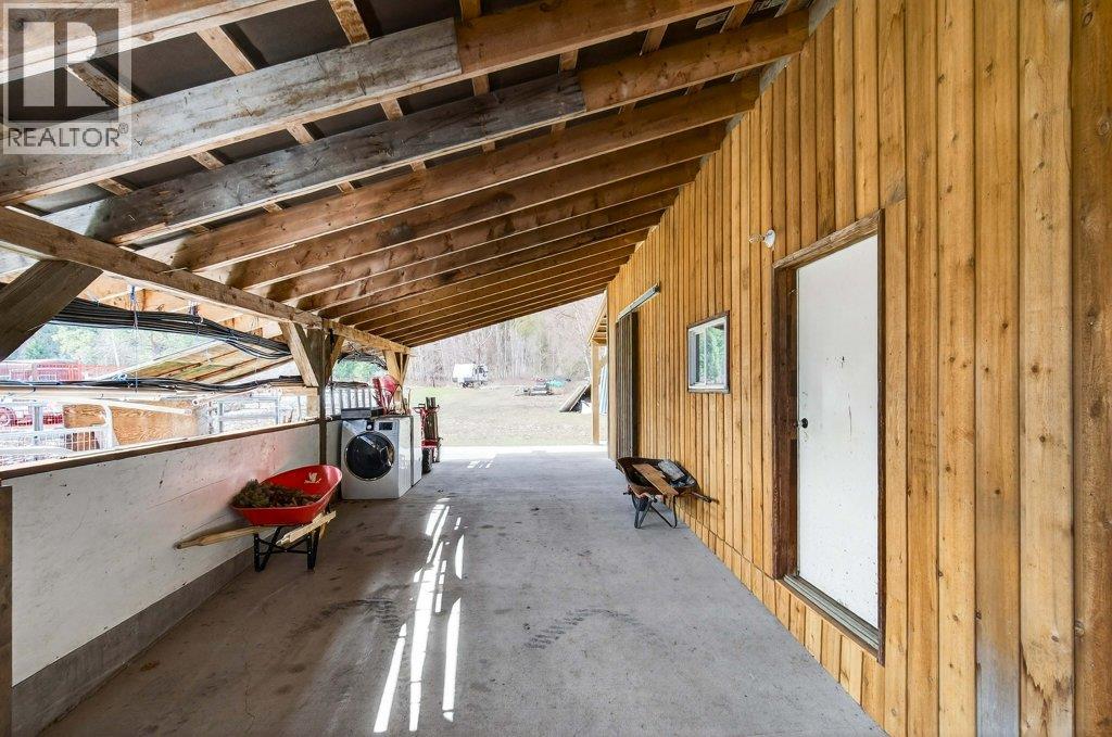 571 60 Street SW, Salmon Arm