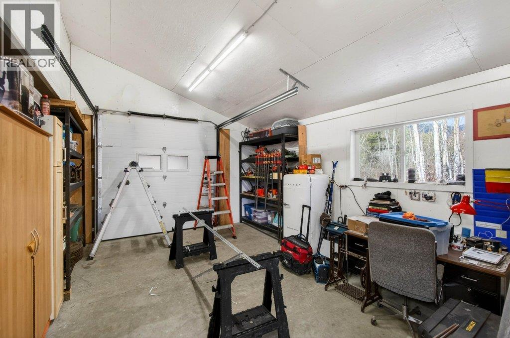 571 60 Street SW, Salmon Arm