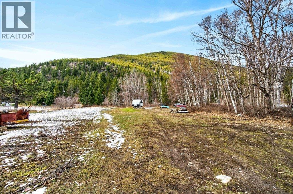 571 60 Street SW, Salmon Arm